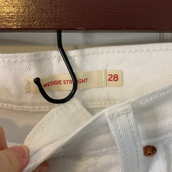 Levi's Wedgie Straight Stretch Jean in Naturally Good Size 28 - Picture 5 of 10